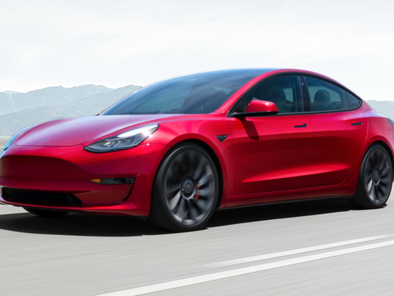 特斯拉 圖 / Canva